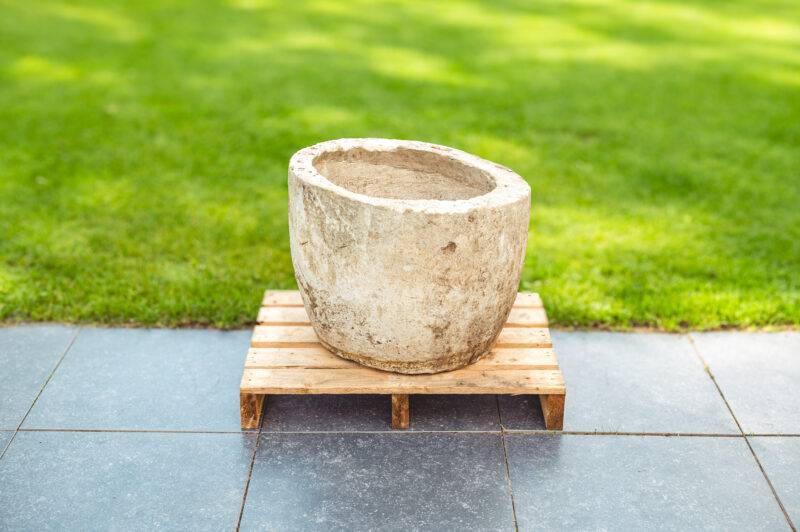 Natuurstenen pot beige groot - Rond (50x60) - Afbeelding 3