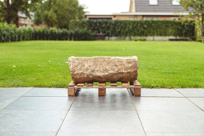 Vintage natuursteen grote trog - Rechthoekig (30x77x49) - Afbeelding 3
