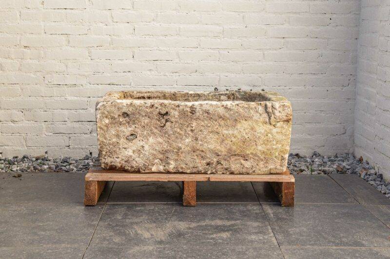 Antieke natuurstenen trog met verweerde patina - Afbeelding 2